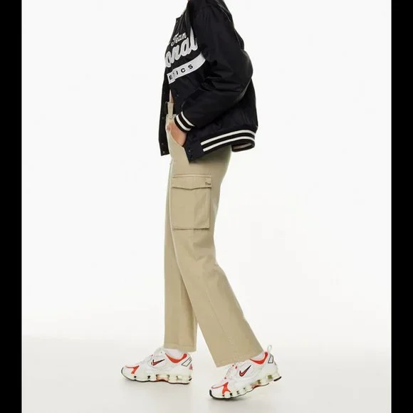 NWT Aritzia TNA Belted Cargo Pant Gd Humus Beige XS - Picture 3 of 13